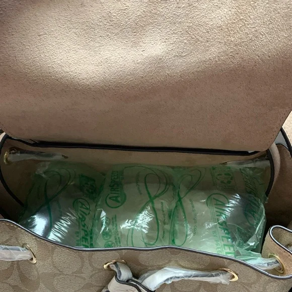 Coach Set - Picture 5 of 10